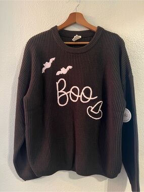 Cozy Black Crewneck Sweater with Pink 'Boo' Applique